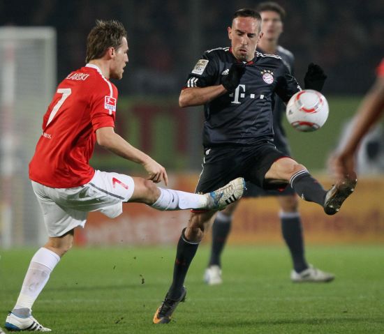 旅展开厮杀 旅展开厮杀